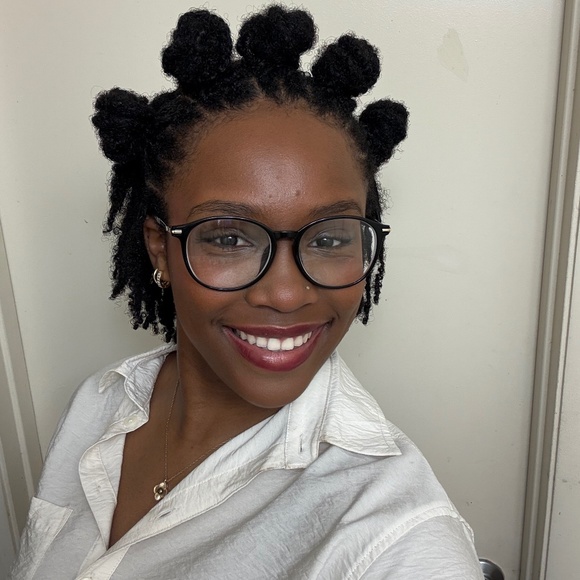 Meet your Posher, Nyla - Picture 1 of 1